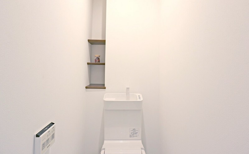 トイレ収納は奥行きを確保