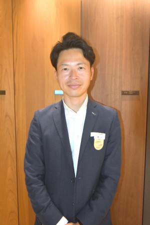 塩川　卓也